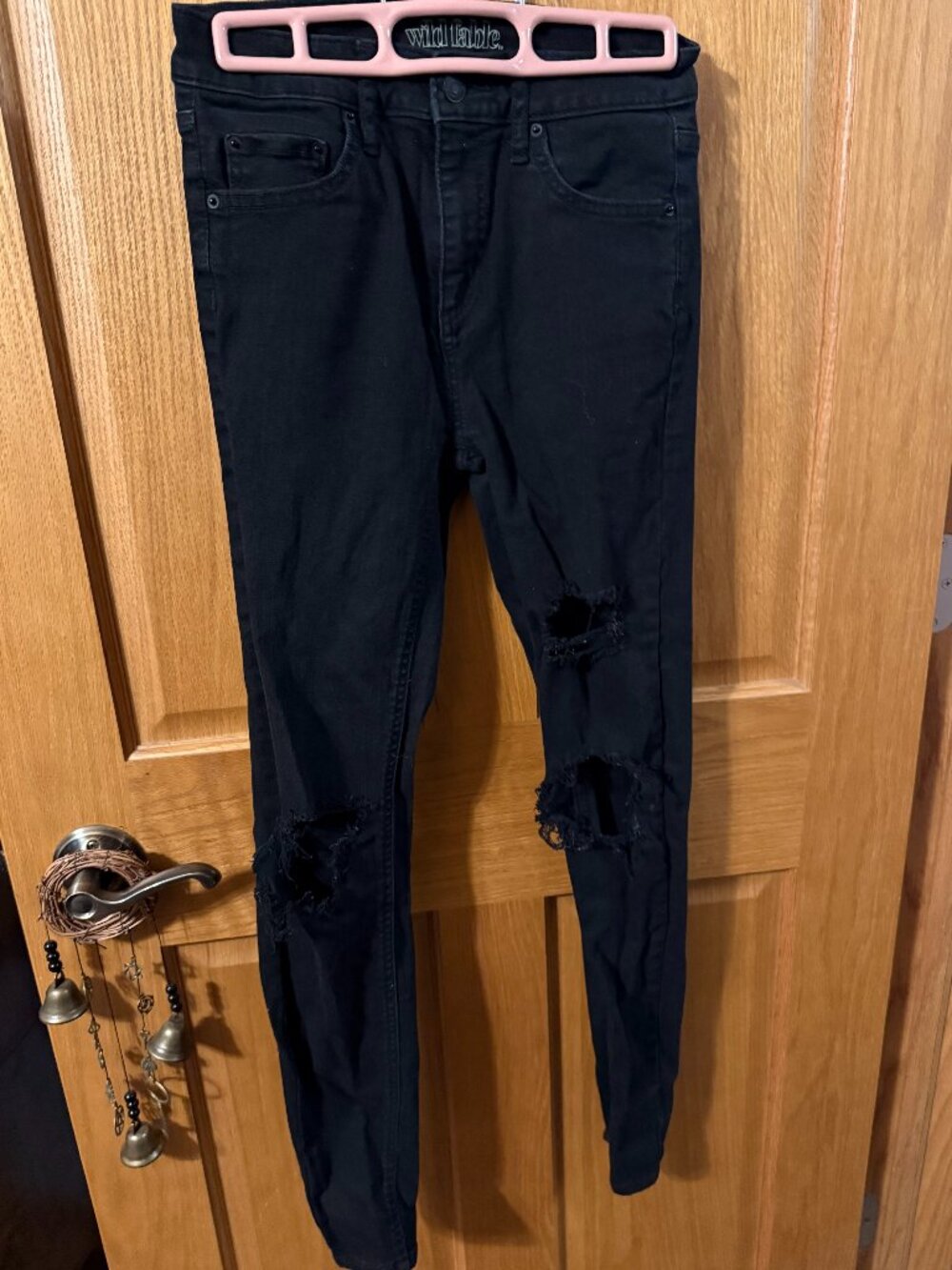 Women's Distressed Skinny Jean